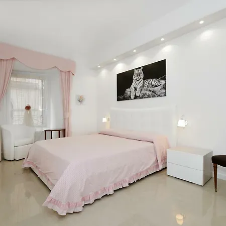 Ludovisi Barberini Grand דירה